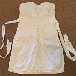 White strapless dress